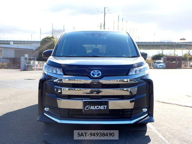 Toyota NOAH HYBRID 2024-02 2083739-5