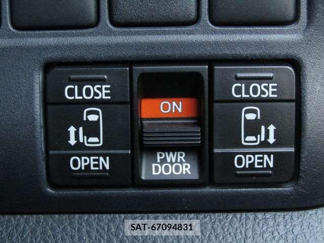 Toyota NOAH HYBRID 2015-06 2100328-2