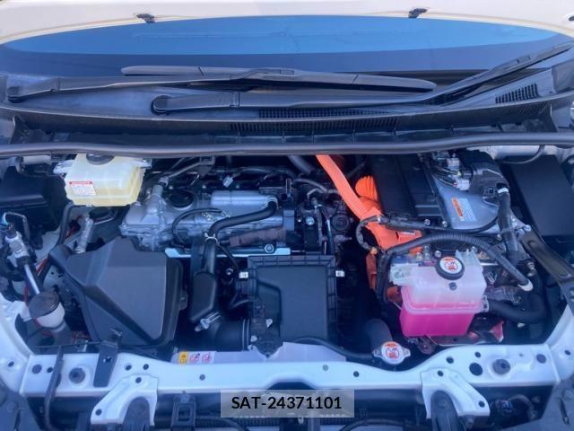 Toyota NOAH HYBRID 2021-06 2212833-10