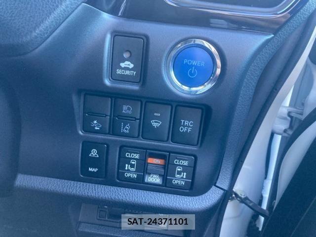 Toyota NOAH HYBRID 2021-06 2212833-16
