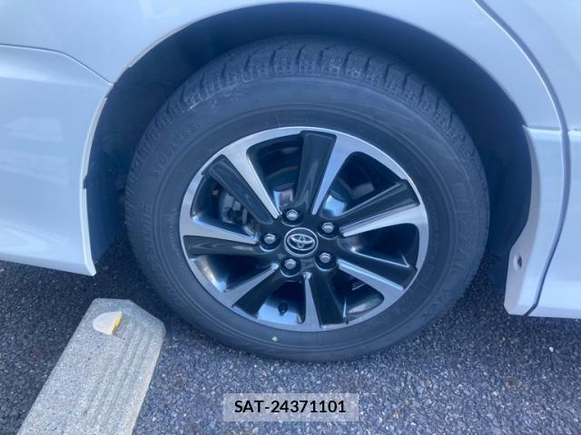 Toyota NOAH HYBRID 2021-06 2212833-5