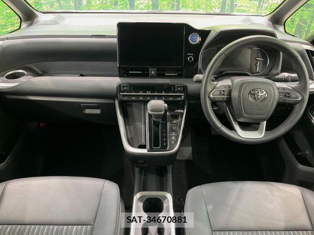 Toyota NOAH HYBRID 2023-02 2318528-1