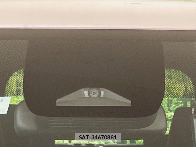 Toyota NOAH HYBRID 2023-02 2318528-5