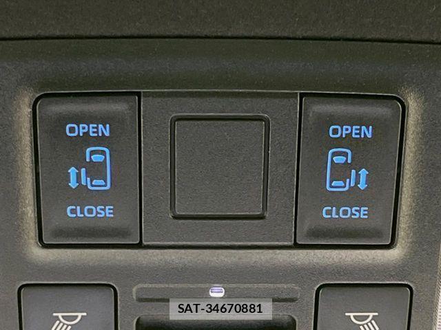 Toyota NOAH HYBRID 2023-02 2318528-6