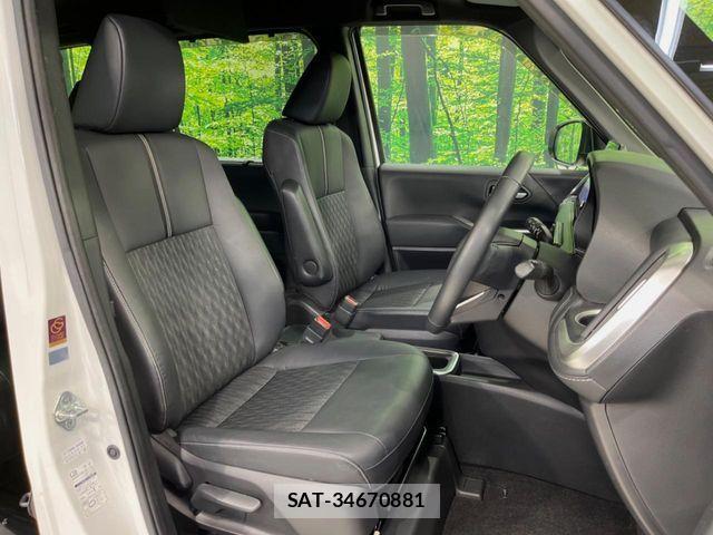Toyota NOAH HYBRID 2023-02 2318528-7