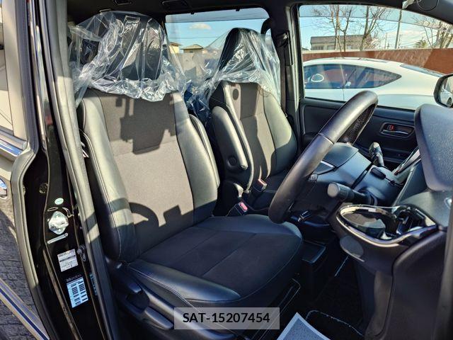 Toyota NOAH HYBRID 2016-09 2672325-11