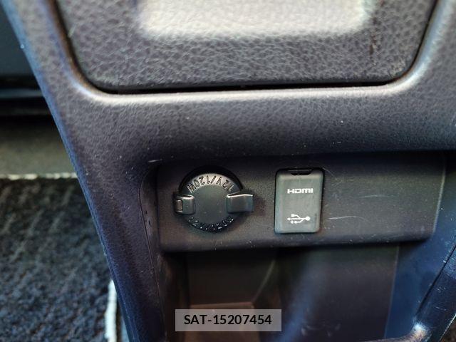 Toyota NOAH HYBRID 2016-09 2672325-16