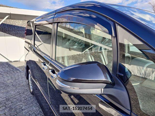 Toyota NOAH HYBRID 2016-09 2672325-4