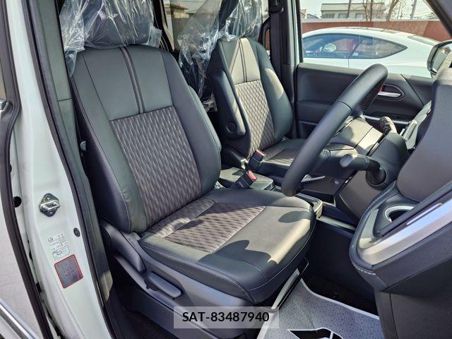 Toyota NOAH HYBRID 2024-05 3067101-11