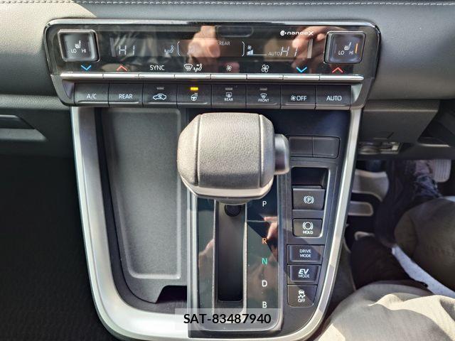 Toyota NOAH HYBRID 2024-05 3067101-17