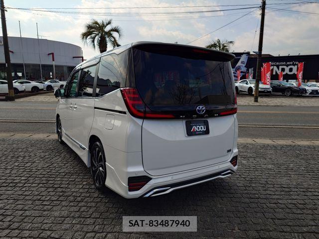 Toyota NOAH HYBRID 2024-05 3067101-2