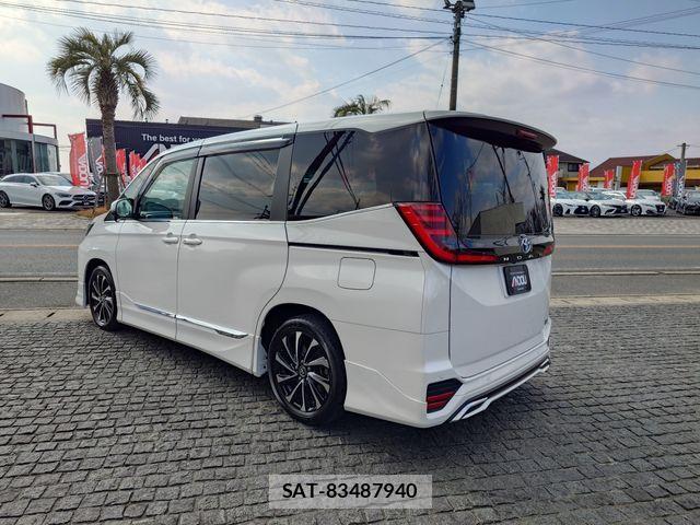 Toyota NOAH HYBRID 2024-05 3067101-3