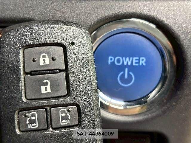 Toyota NOAH HYBRID 2020-02 3067118-15