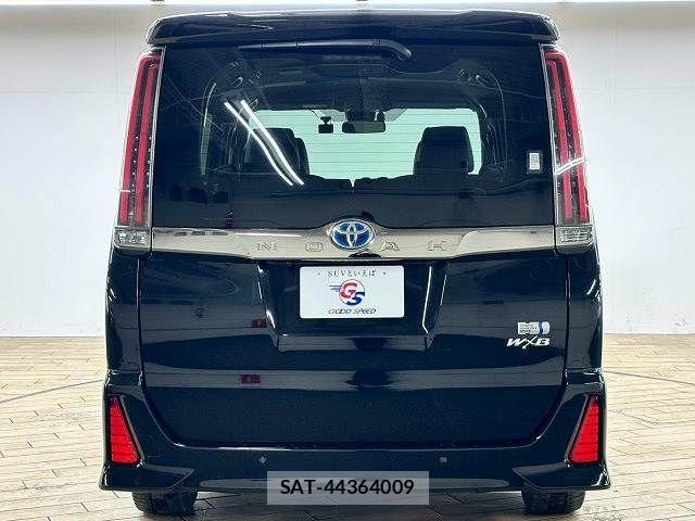 Toyota NOAH HYBRID 2020-02 3067118-18