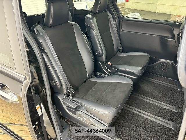 Toyota NOAH HYBRID 2020-02 3067118-8