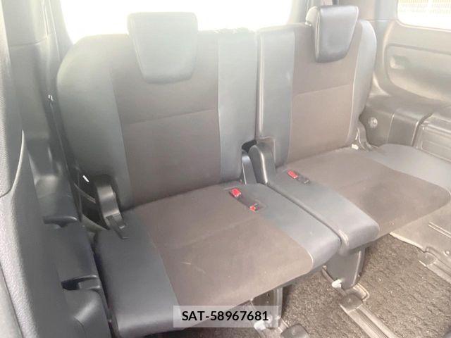 Toyota NOAH HYBRID 2018-06 3381735-10