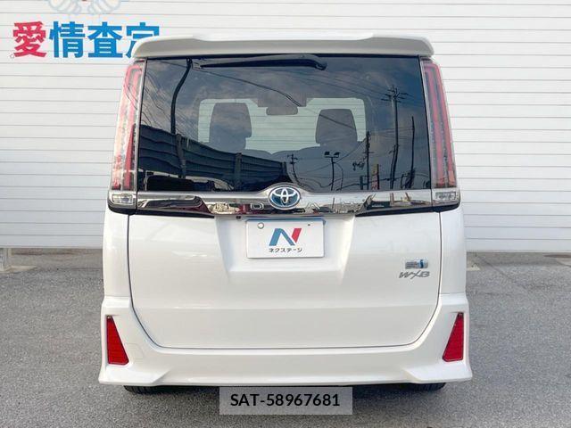 Toyota NOAH HYBRID 2018-06 3381735-16