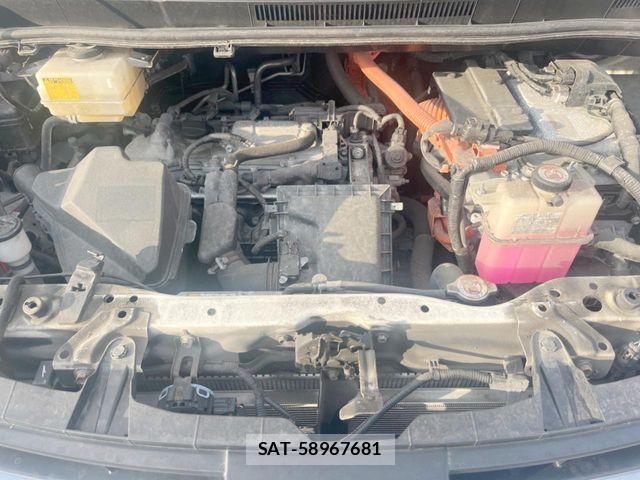 Toyota NOAH HYBRID 2018-06 3381735-18