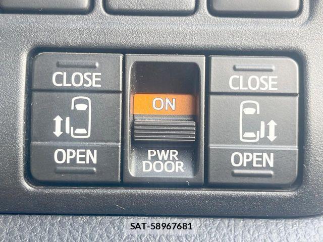 Toyota NOAH HYBRID 2018-06 3381735-6