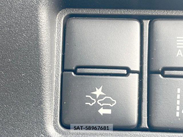 Toyota NOAH HYBRID 2018-06 3381735-7