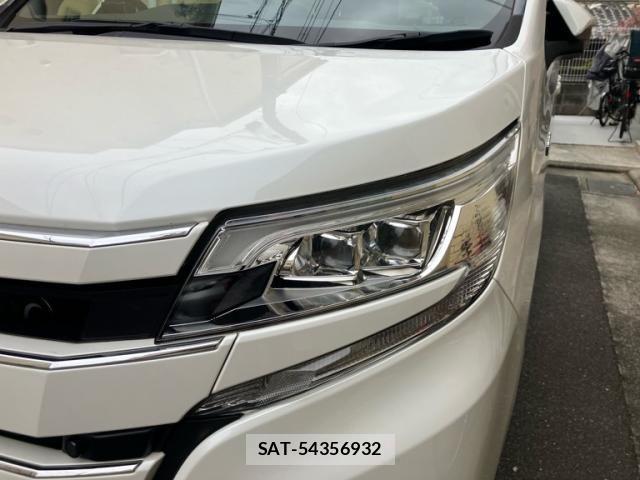 Toyota NOAH HYBRID 2019-03 3414755-2