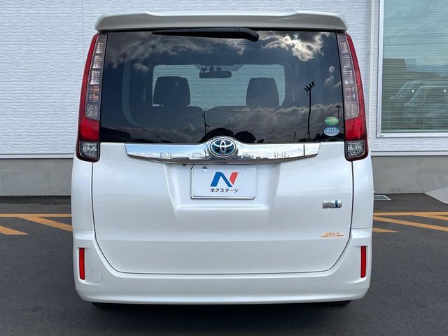Toyota NOAH HYBRID 2014-07 3678318-14