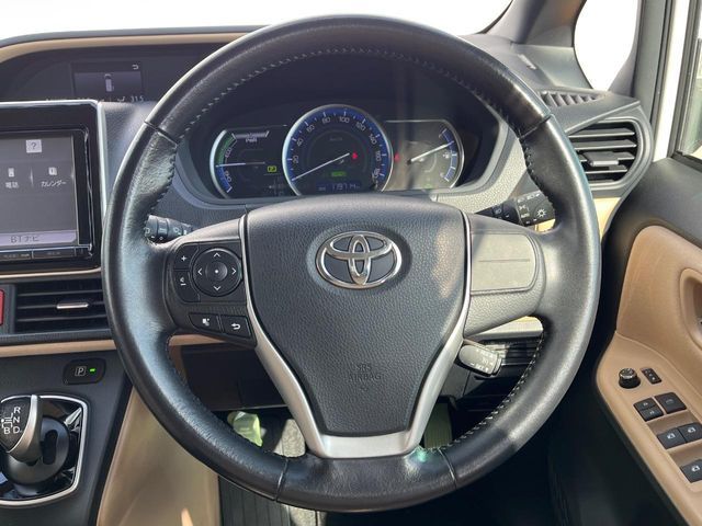 Toyota NOAH HYBRID 2014-07 3678318-8