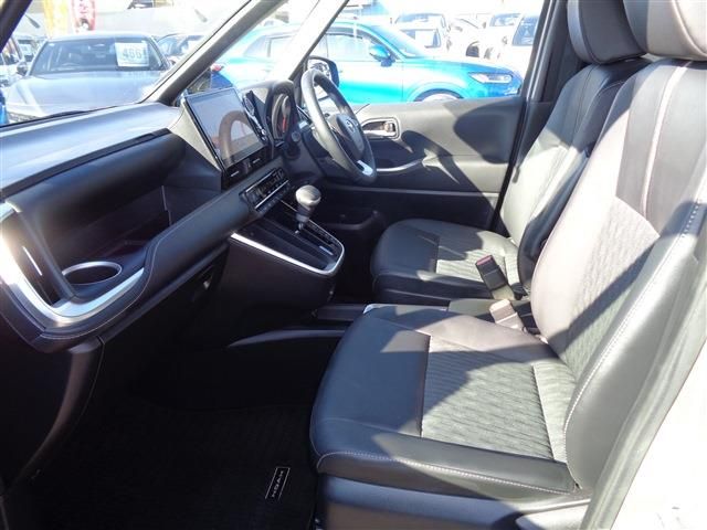 Toyota NOAH HYBRID 2023-01 3678285-9