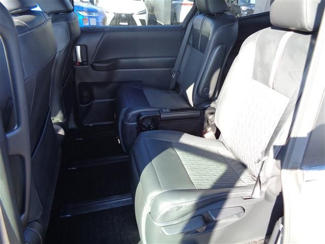Toyota NOAH HYBRID 2023-01 3678285-10