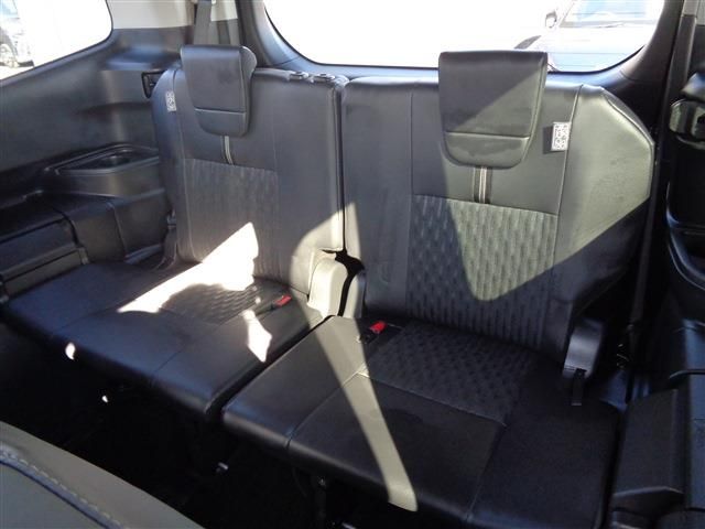 Toyota NOAH HYBRID 2023-01 3678285-11