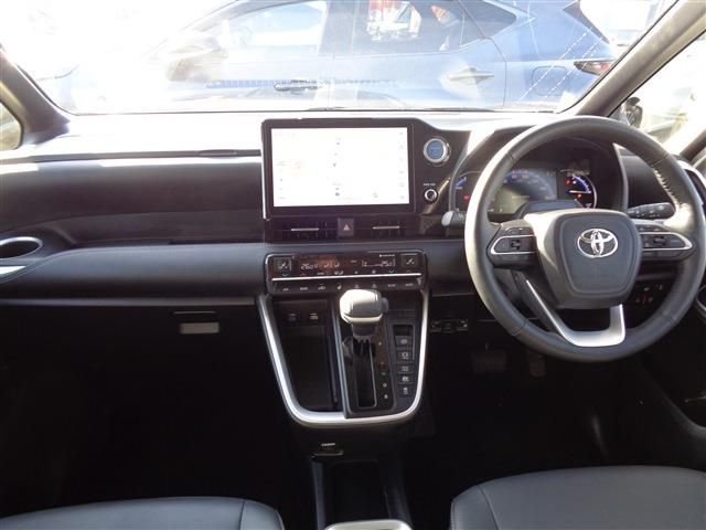 Toyota NOAH HYBRID 2023-01 3678285-13