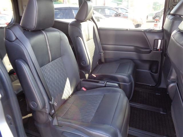 Toyota NOAH HYBRID 2023-01 3678285-18