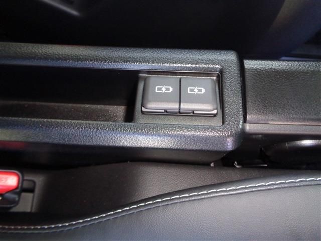 Toyota NOAH HYBRID 2023-01 3678285-19