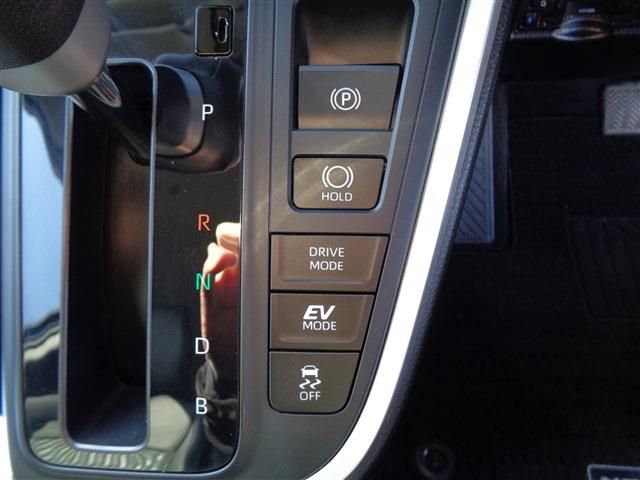 Toyota NOAH HYBRID 2023-01 3678285-28