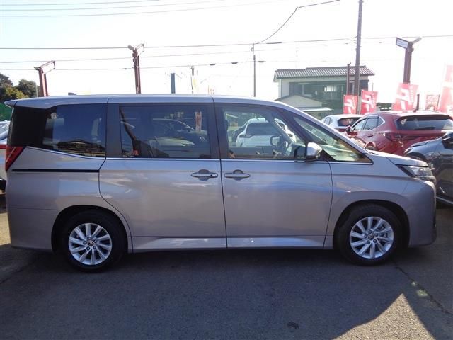 Toyota NOAH HYBRID 2023-01 3678285-3