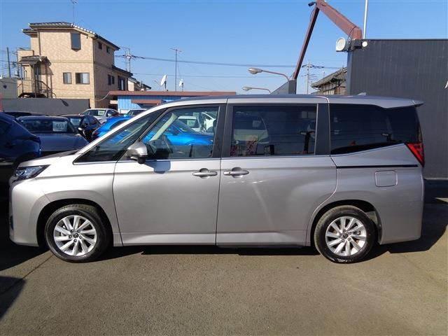 Toyota NOAH HYBRID 2023-01 3678285-4