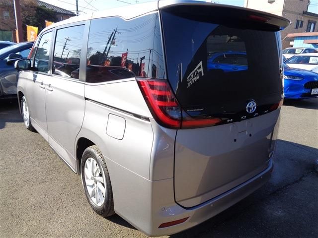 Toyota NOAH HYBRID 2023-01 3678285-5