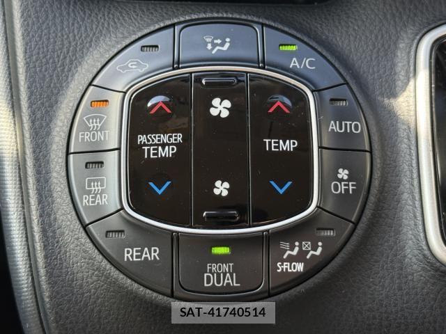 Toyota NOAH HYBRID 2014-07 3716289-12