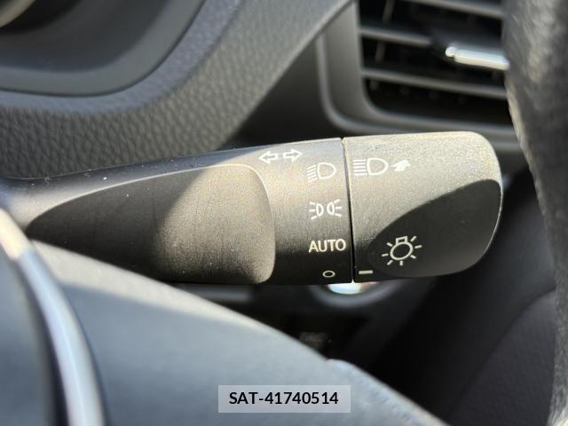 Toyota NOAH HYBRID 2014-07 3716289-15