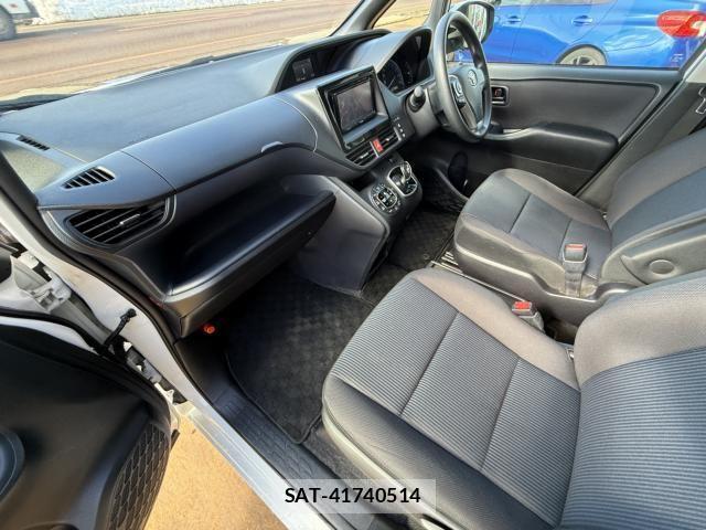 Toyota NOAH HYBRID 2014-07 3716289-22