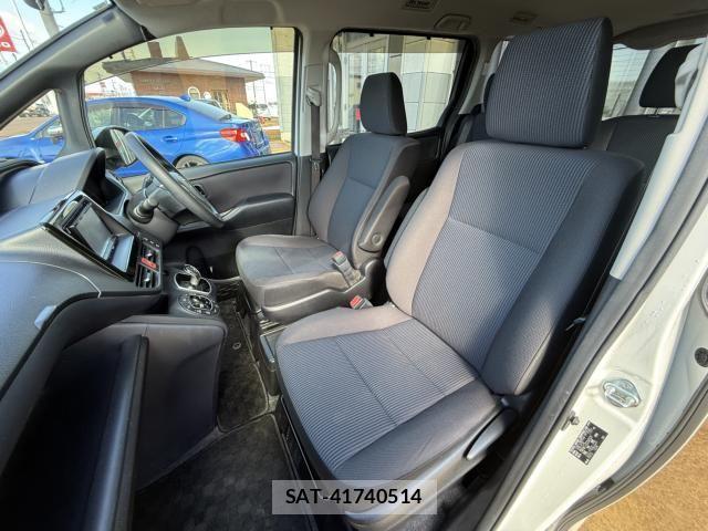 Toyota NOAH HYBRID 2014-07 3716289-23