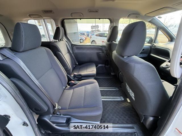 Toyota NOAH HYBRID 2014-07 3716289-25