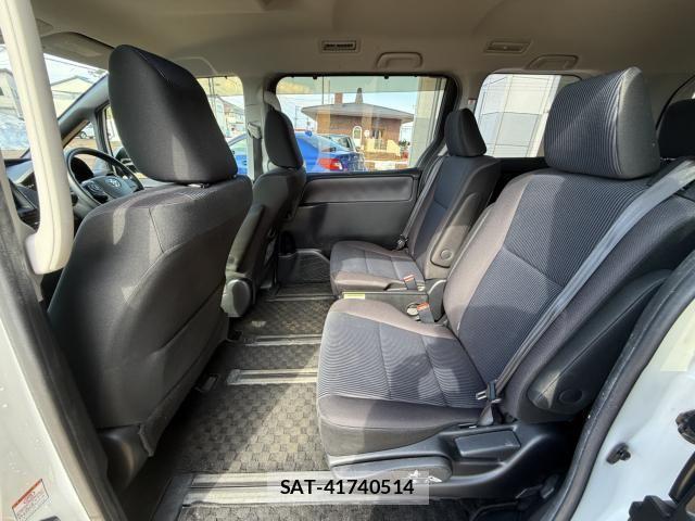 Toyota NOAH HYBRID 2014-07 3716289-27