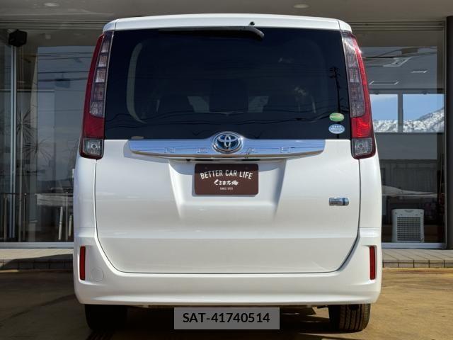 Toyota NOAH HYBRID 2014-07 3716289-2