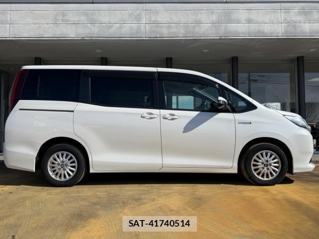 Toyota NOAH HYBRID 2014-07 3716289-3