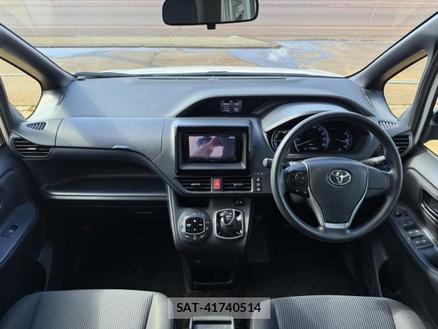 Toyota NOAH HYBRID 2014-07 3716289-5