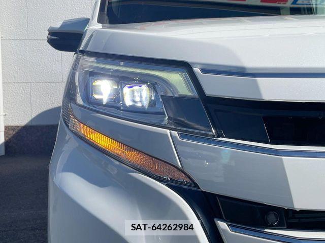 Toyota NOAH HYBRID 2019-03 3716288-12