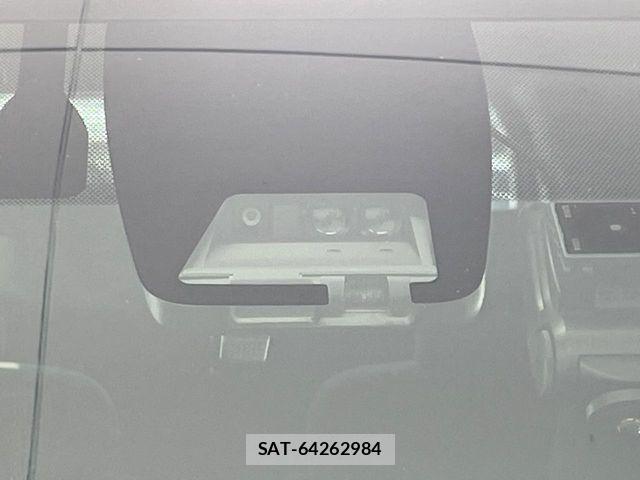 Toyota NOAH HYBRID 2019-03 3716288-2
