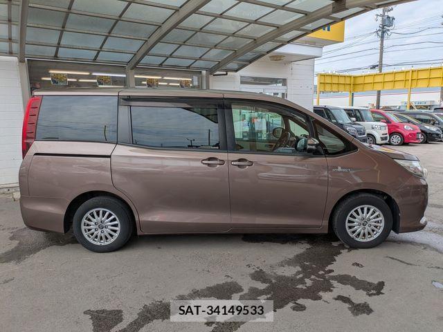 Toyota NOAH HYBRID 2014-03 3773181-17