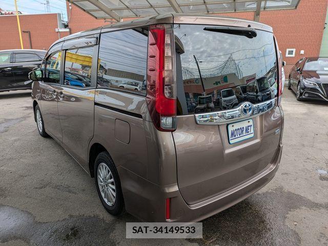 Toyota NOAH HYBRID 2014-03 3773181-19